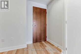 3975 Grand Park Dr in Mississauga, ON - Building Photo - Building Photo