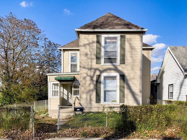 property at 1014 E Adams St