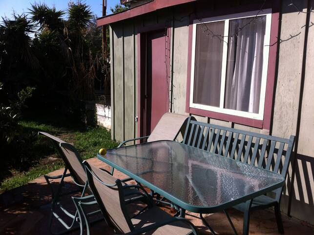 3552 Grim Ave, Unit North Park Casita in San Diego, CA - Foto de edificio - Building Photo