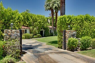 839 N Avenida Olivos in Palm Springs, CA - Building Photo - Building Photo