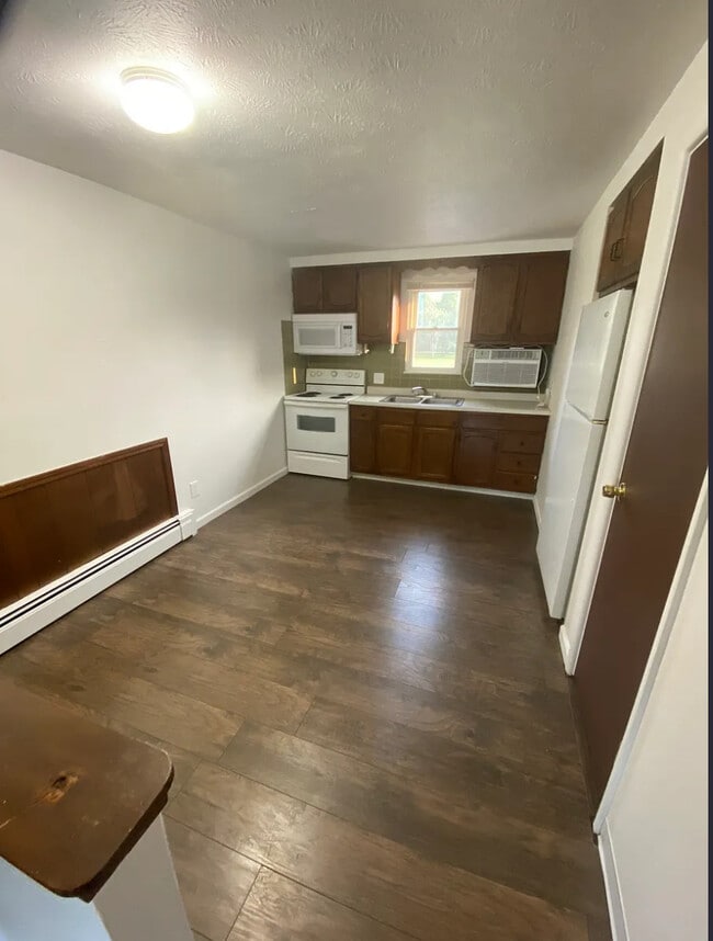 3996 S Schenley Ave, Unit 4 in Youngstown, OH - Building Photo - Building Photo