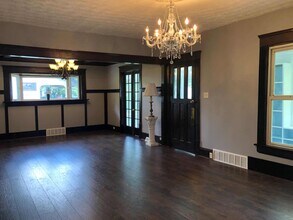 823 Bloomfield Ave in Akron, OH - Building Photo - Building Photo