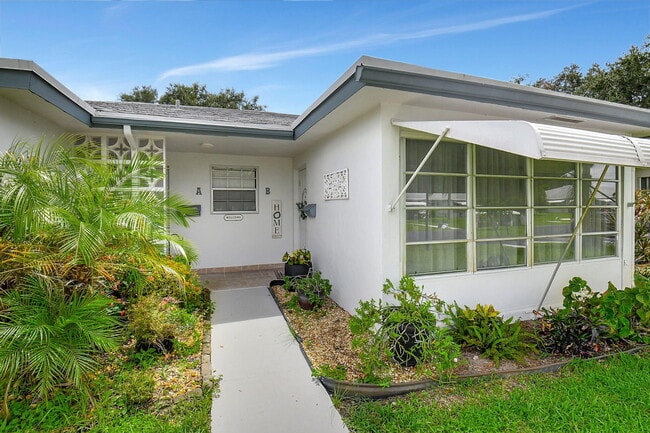 1165 S Drive Cir in Delray Beach, FL - Building Photo - Building Photo