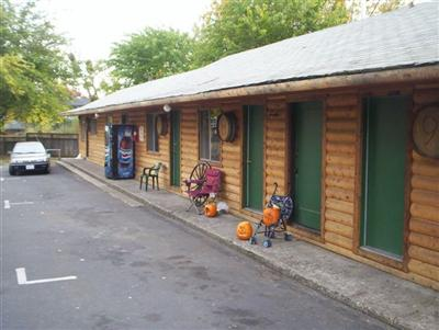 Cedar Cove Lodge in Lakeport, CA - Foto de edificio - Building Photo