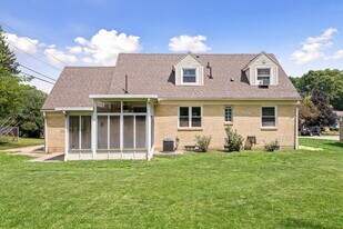 110 S Bromfield Rd in Dayton, OH - Building Photo
