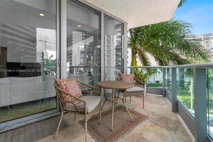 1331 Brickell Bay Dr, Unit 308 in Miami, FL - Building Photo