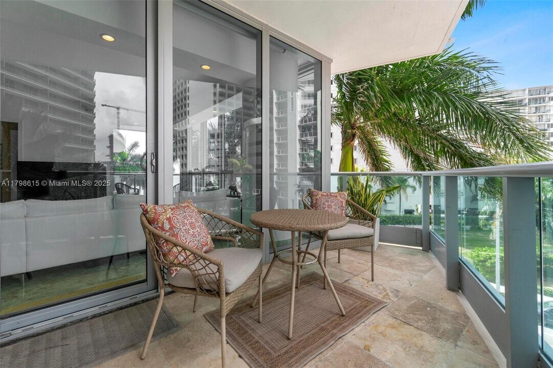 1331 Brickell Bay Dr, Unit 308 in Miami, FL - Building Photo