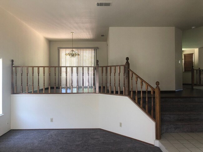 1401 Orwell Dr in Roseville, CA - Building Photo - Building Photo