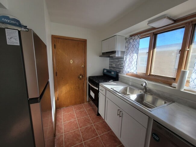 9225 S Cregier Ave in Chicago, IL - Foto de edificio - Building Photo