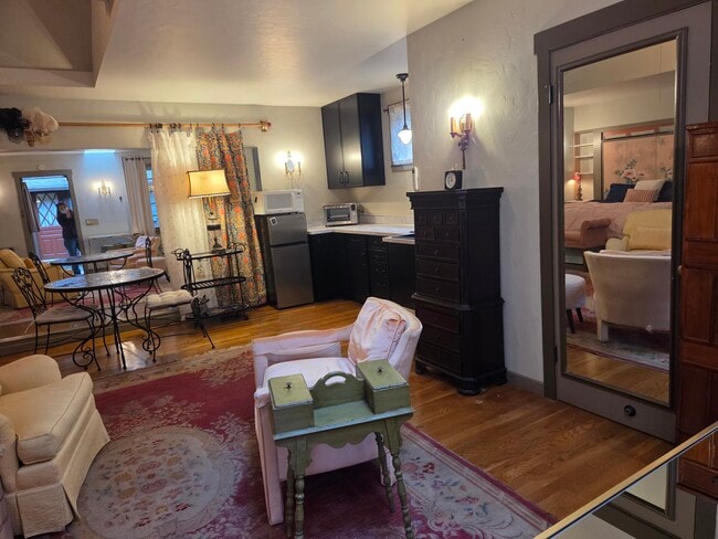 1524 Brawne Ave NW, Unit Studio in Olympia, WA - Building Photo - Building Photo