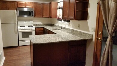 744 Spray Ave in Beachwood, NJ - Foto de edificio - Building Photo