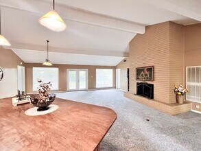 401 Rolling Hills Dr W in Conroe, TX - Building Photo - Building Photo