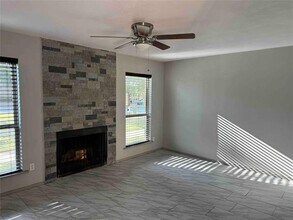 919 S Weatherred Dr in Richardson, TX - Building Photo - Building Photo