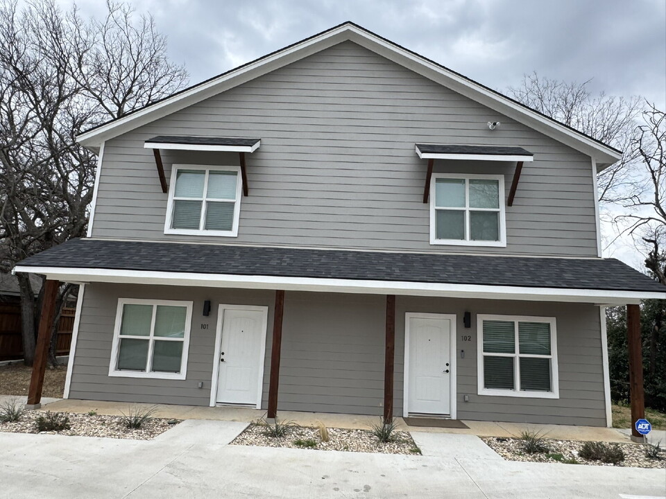 485 1st St in Stephenville, TX - Building Photo