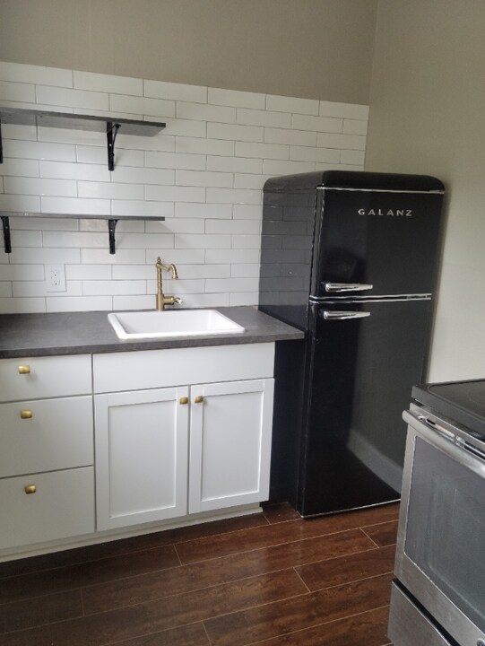 209 E Rosewood Ave-Unit -Unit 6 in San Antonio, TX - Building Photo