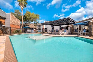 The Establishment at 1800 in Missouri City, TX - Building Photo