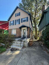 6332 Phillips Ave in Pittsburgh, PA - Foto de edificio - Building Photo