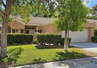 8609 Glenmount Dr in Las Vegas, NV - Building Photo - Building Photo