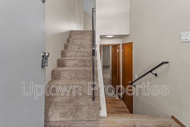 250 Cervantes Cir in Lake Oswego, OR - Building Photo - Building Photo