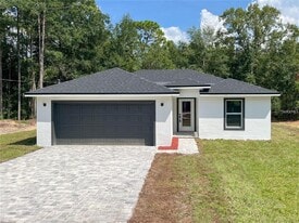 17207 Waldrun Ave in Port Charlotte, FL - Building Photo