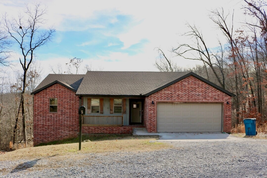 5 Dolphin Cir in Bella Vista, AR - Building Photo