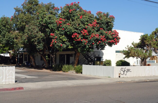 122 S Anza St in El Cajon, CA - Building Photo - Building Photo