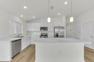 9267 Sandy Bluffs Circle in Parrish, FL - Building Photo - Building Photo