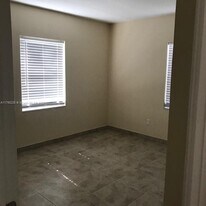 1632 NE 183rd St in Miami, FL - Building Photo