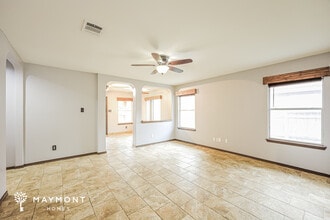 6926 Asbury Station in San Antonio, TX - Building Photo - Building Photo