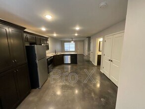 611 Easton Dr in Webb City, MO - Building Photo - Building Photo