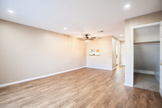 Royal Garden Apartments in Pleasanton, CA - Building Photo - Interior Photo