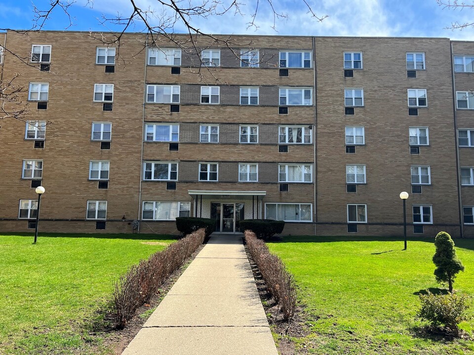 6161 N Hoyne Ave in Chicago, IL - Building Photo