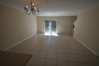 225 Sterling Springs Ln in Altamonte Springs, FL - Building Photo - Building Photo