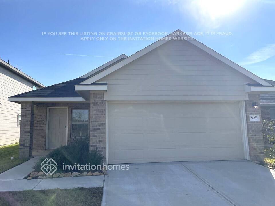 24011 Mustang Run Dr in Hockley, TX - Building Photo