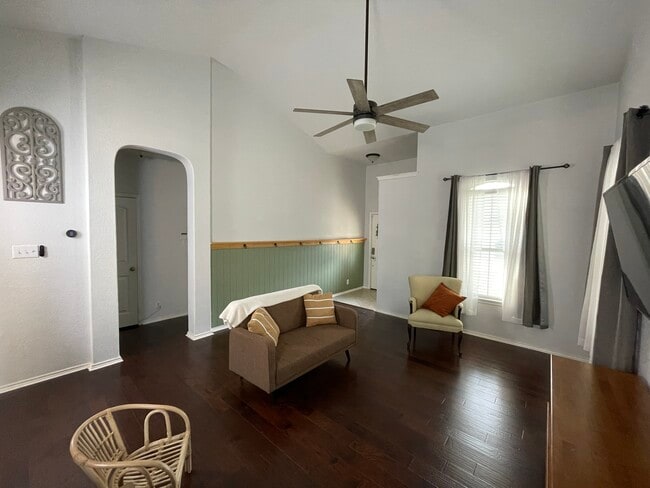 9114 Bowen Br in San Antonio, TX - Building Photo - Building Photo