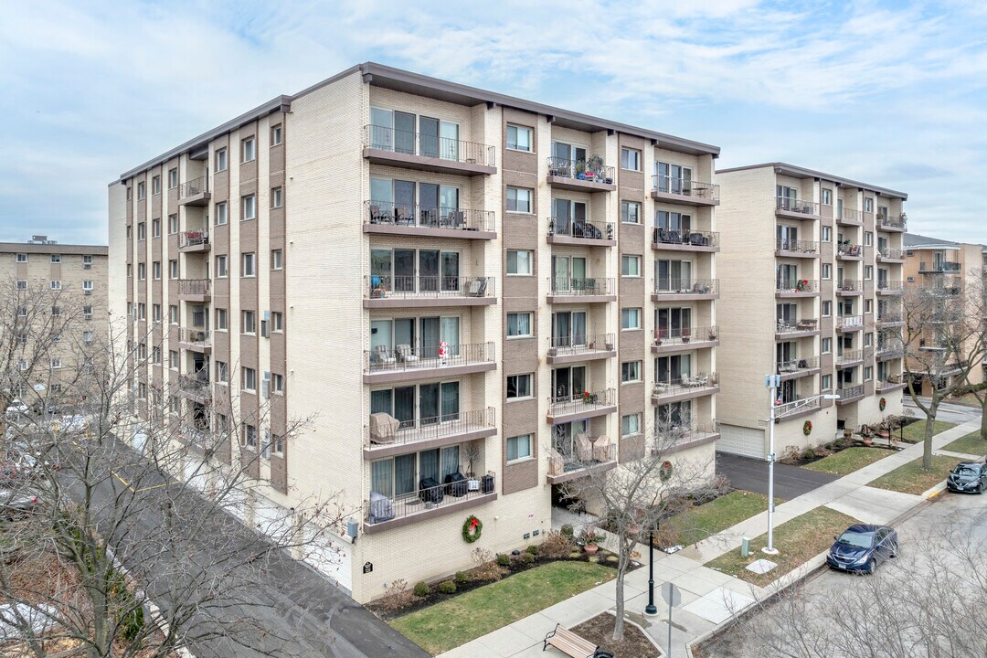 The Boardwalk in Forest Park, IL - Building Photo