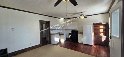 102 S Main St in Harrisville, PA - Building Photo - Building Photo