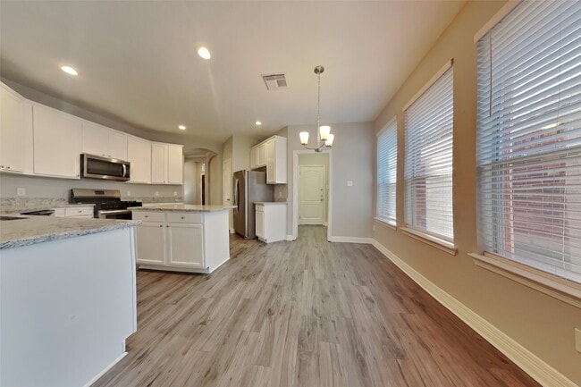 2815 Lockeridge Oaks Dr