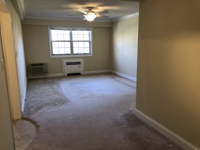 4378 N Pershing Dr, Unit 1 in Arlington, VA - Foto de edificio - Building Photo