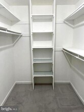 10205 Ashbrooke Ct in Oakton, VA - Foto de edificio - Building Photo