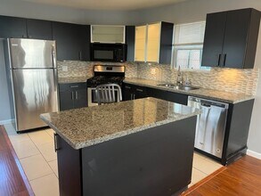 2527 Union St, Unit House in San Diego, CA - Foto de edificio - Building Photo