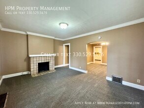 1604 Yale Ave NW in Canton, OH - Foto de edificio - Building Photo