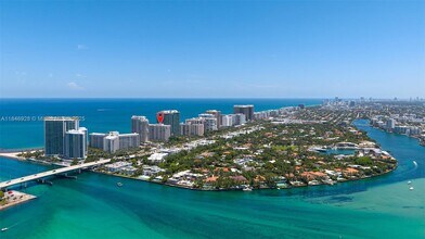 10205 Collins Ave in Bal Harbour, FL - Building Photo - Building Photo