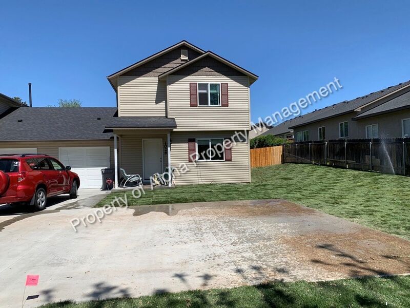 1026 S Elder St in Nampa, ID - Building Photo