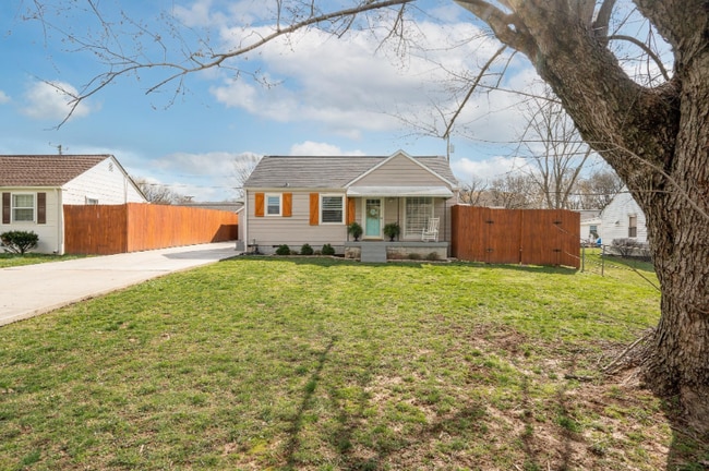 property at 1002 Aladdin Dr