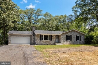 6350 Port Tobacco Rd in Welcome, MD - Foto de edificio - Building Photo