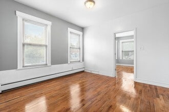 156 Shepard Ave, Unit 2 in East Orange, NJ - Foto de edificio - Building Photo