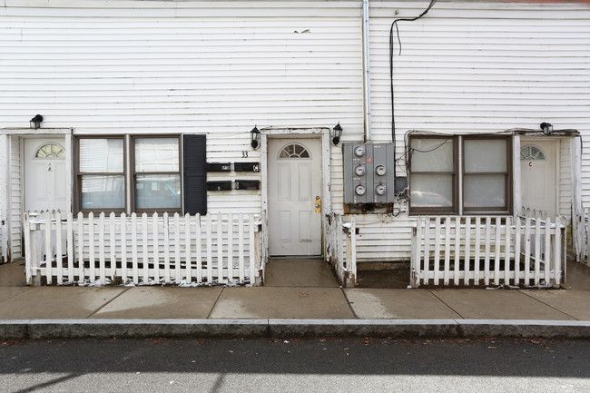 33 Lake St in Norwich, CT - Building Photo - Building Photo