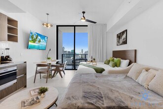 601 NE 1st Ave in Miami, FL - Foto de edificio - Building Photo