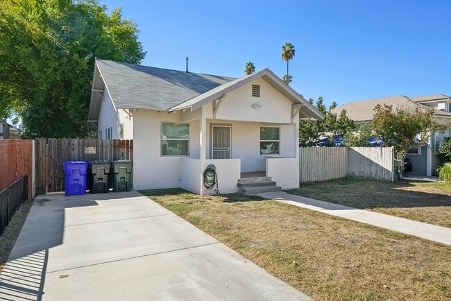 379 W 19th St in San Bernardino, CA - Building Photo - Building Photo